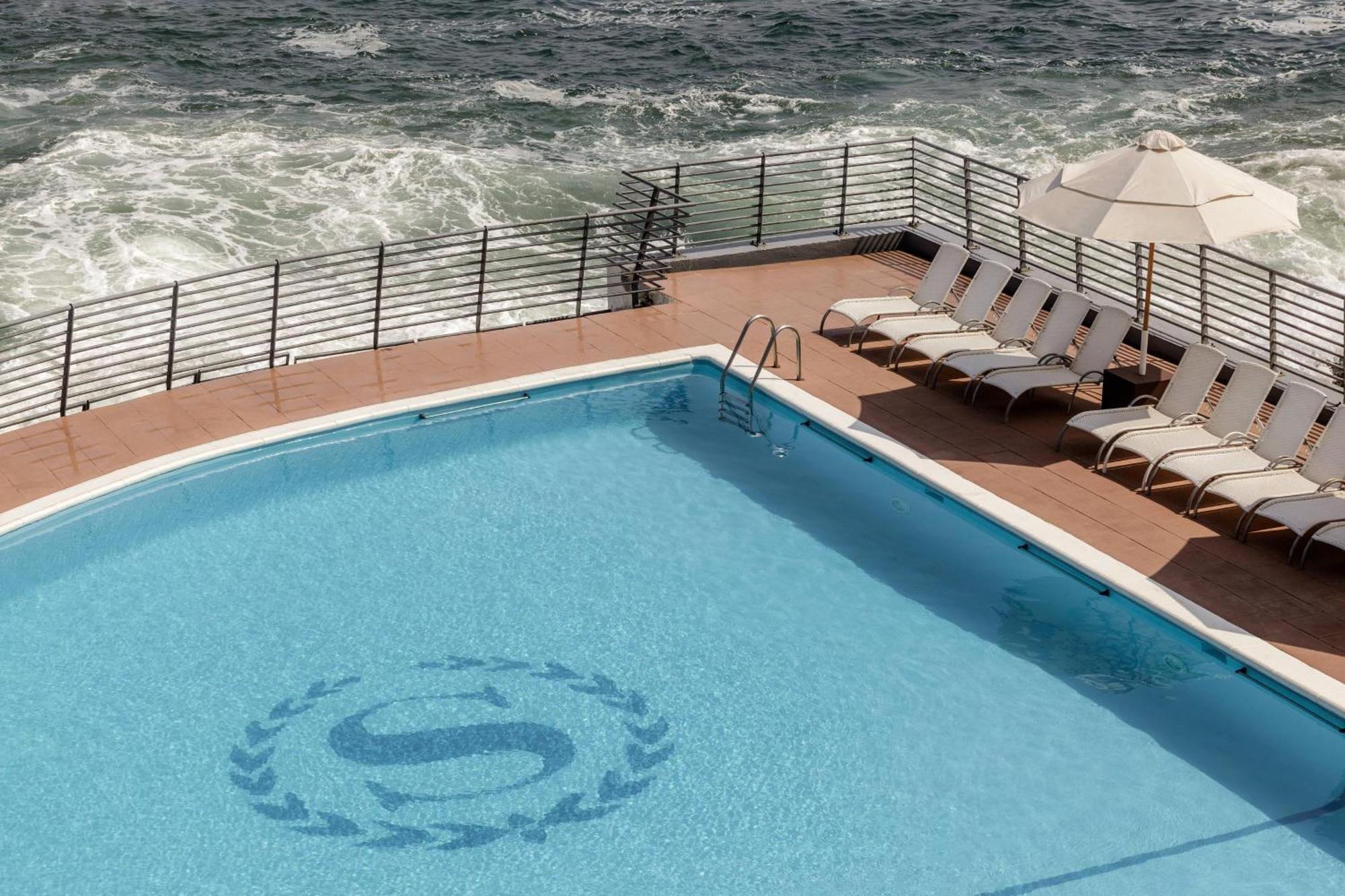 Sheraton Miramar Hotel & Convention Center Vina del Mar Buitenkant foto The pool on the top deck of the ship