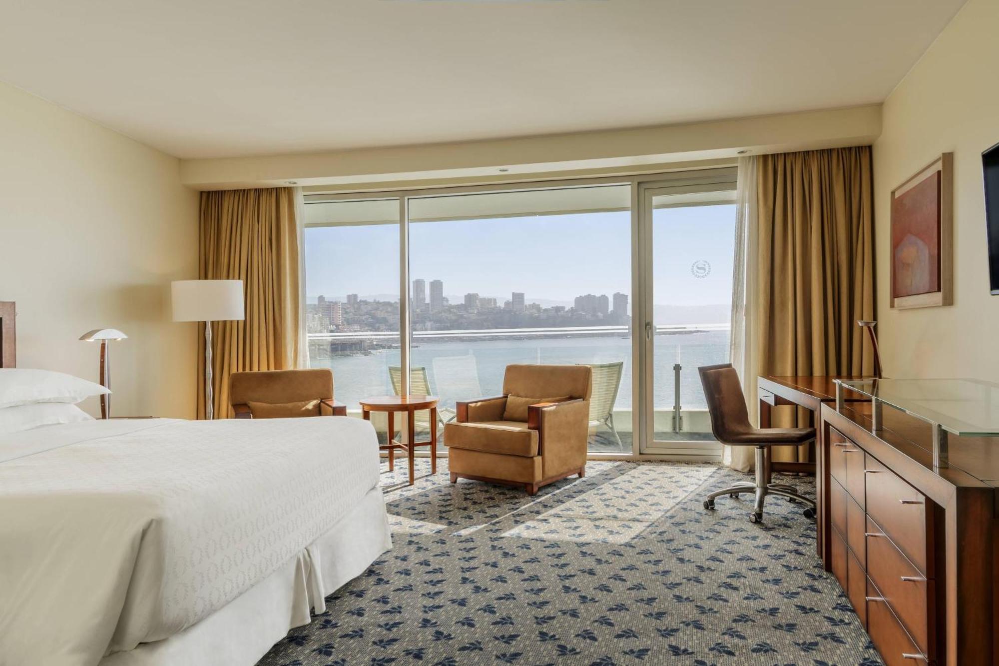 Sheraton Miramar Hotel & Convention Center Vina del Mar Buitenkant foto A guest room at the Westin Boston Harbor